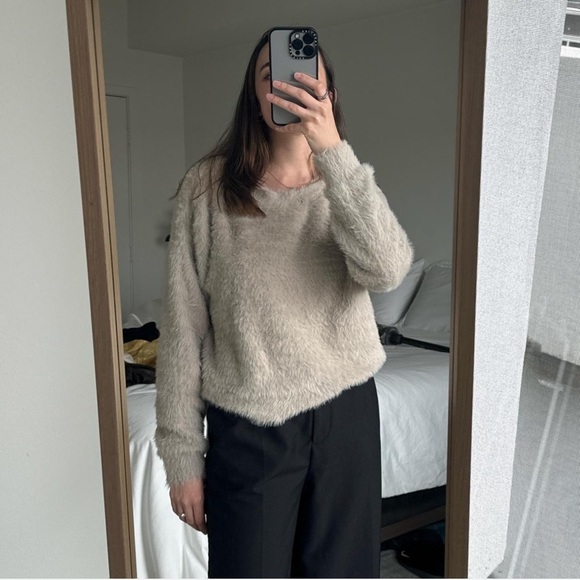 Double Zero Brand Fuzzy Cropped Sweater - Picture 4 of 5